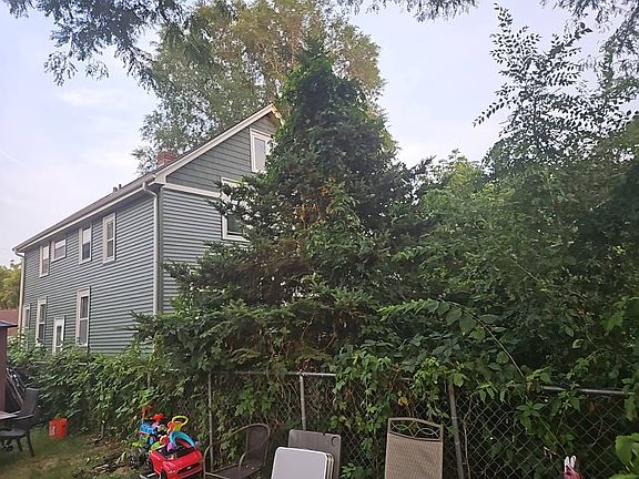 3rd image of 3325 20th Ave S
