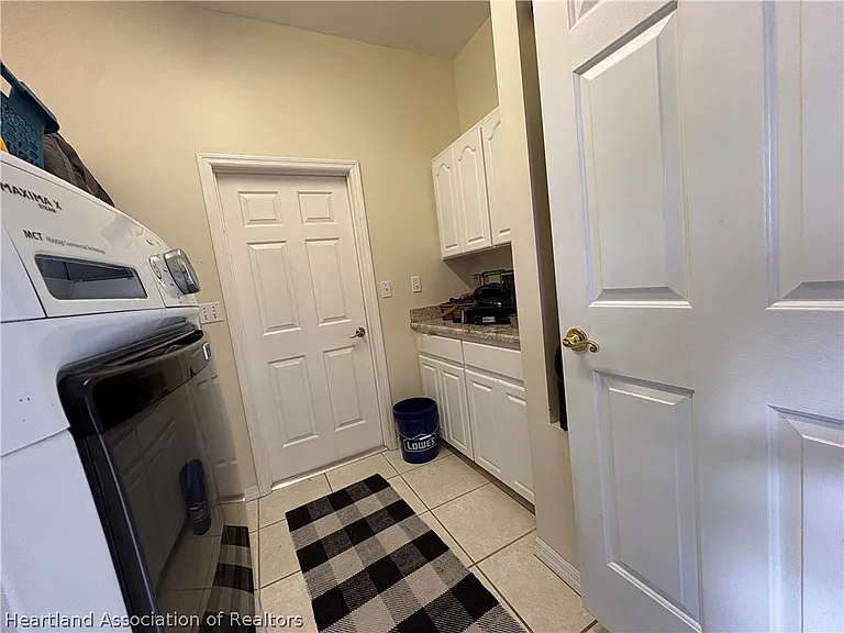 2843 Meadowood Ln — Photo 18