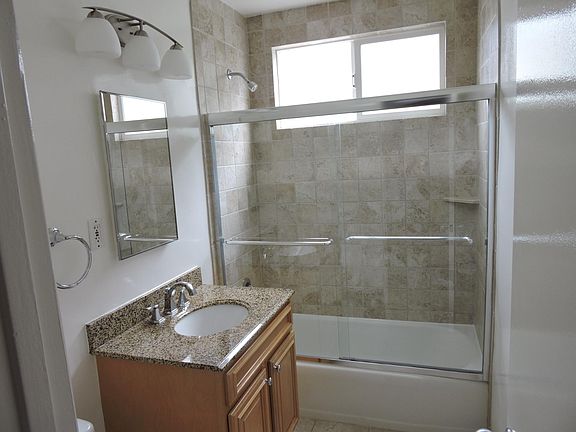 3rd image of 11937 Jefferson Blvd #2