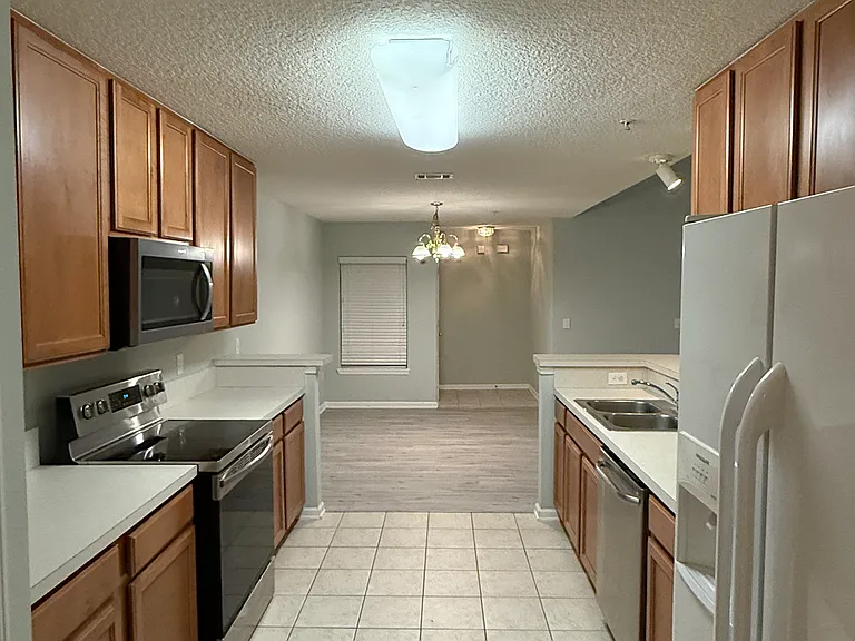 9576 Amarante Cir #8 — Photo 14