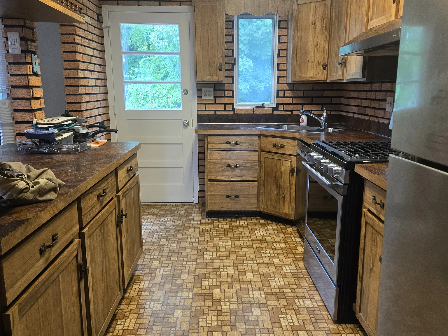 6 bed, 1600 sqft, $5,250 — Photo 3