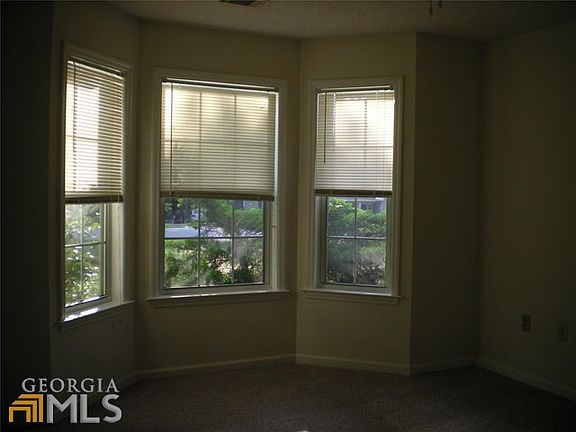 4th image of 2551 Westover Dr