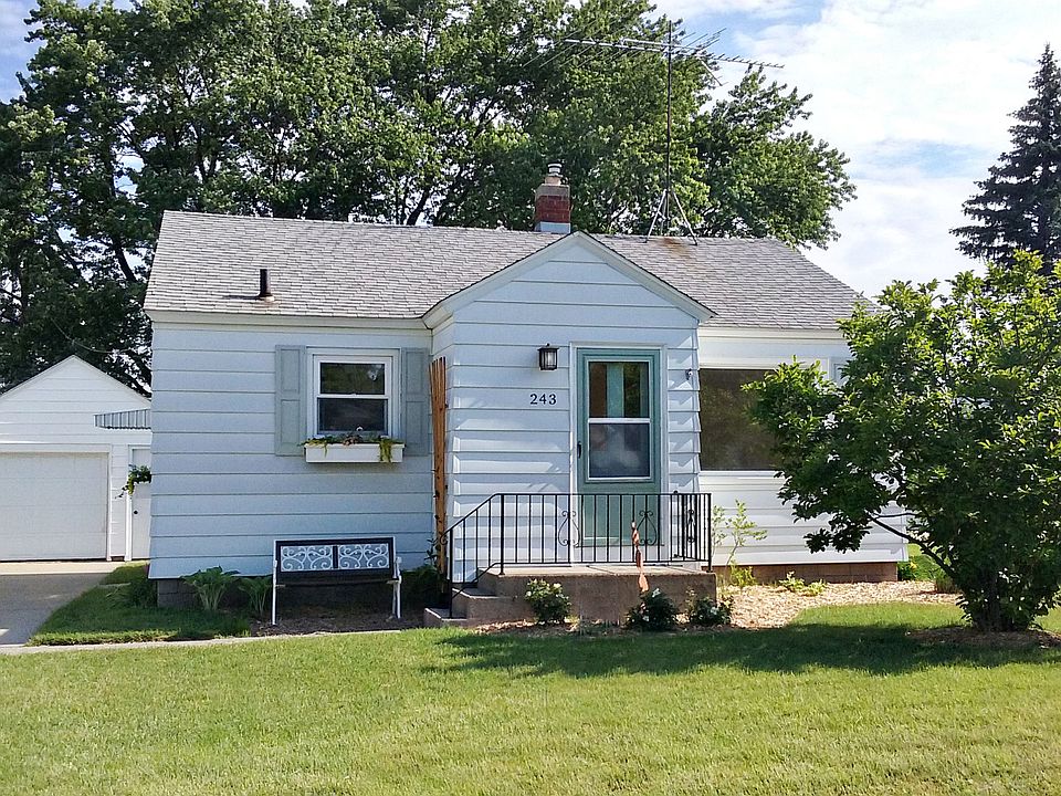 1st image of 243 W 28th St