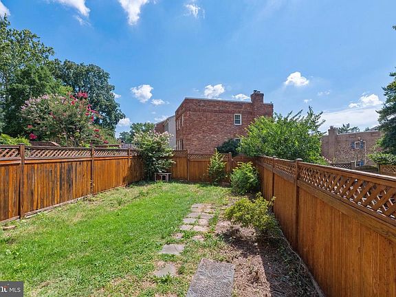 2nd image of 1549 Bruton Ct