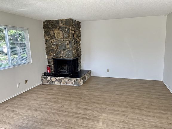 2nd image of 1535 Termino Ave APT D1