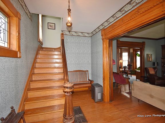 3rd image of 550 W New York St