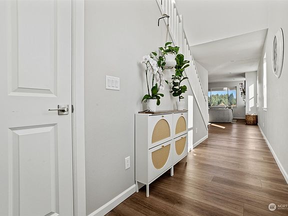 3rd image of 6623 Skipper Lane SE