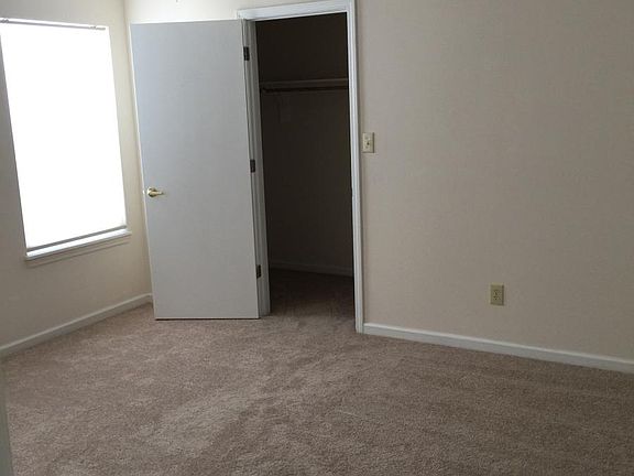 4th image of 17702 Willow Creek Way