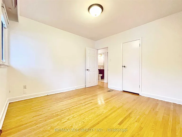 246 Horsham Ave #MAIN — Photo 12