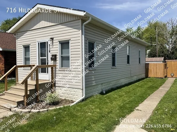 716 Hildegarde St, Windsor, ON N8X 2Z8