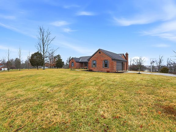 4th image of 658 Aylor Ln