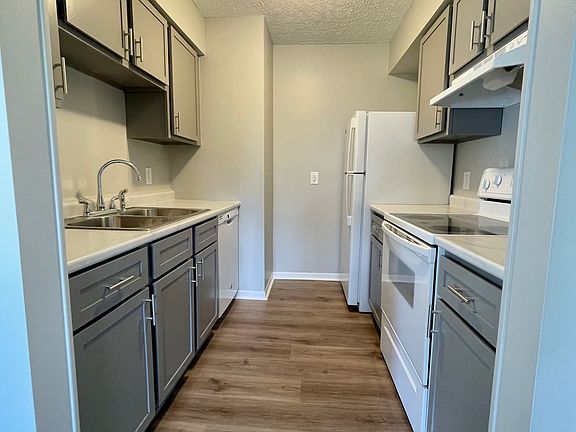 3rd image of 3835-3841 Silver Lake Rd #2