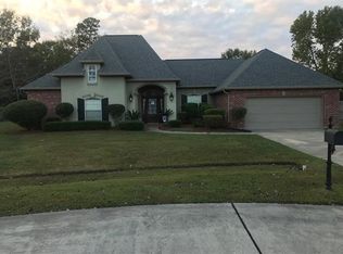 105 Ploue Ct, Mandeville, LA 70448