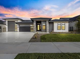 270 N Hunter Creek Ave, Eagle, ID 83616
