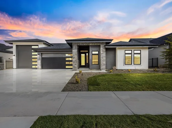 270 N Hunter Creek Ave, Eagle, ID 83616