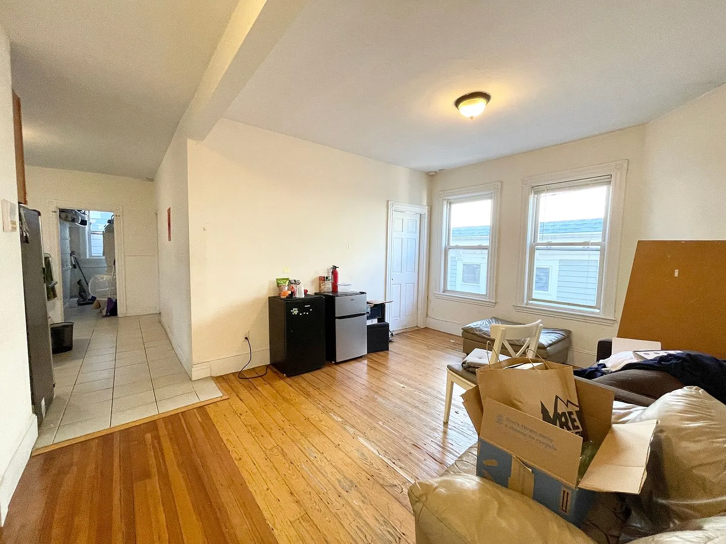 Modern 4-Bedroom on Sachem St In-Unit Laundry Updated Kitchen Prime Mission Hill — Photo 3