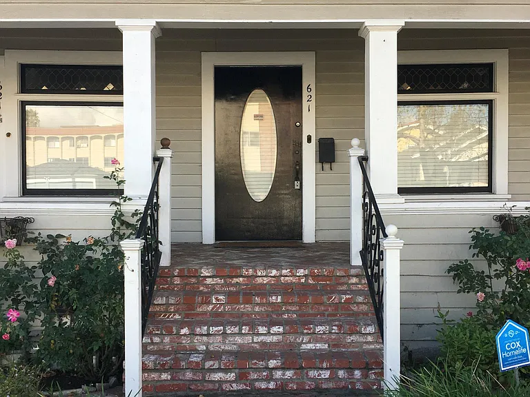 621 W 11th St — Photo 3