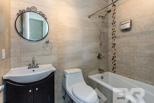 Rented by EXR | media 7