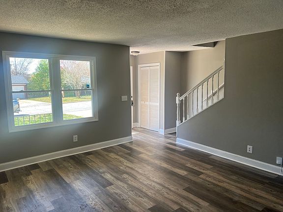 4th image of 333 Devonwood Ct