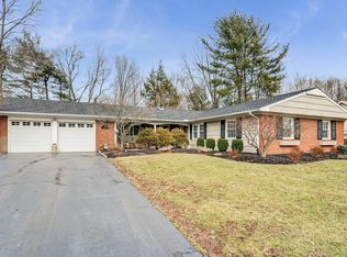 45 Livingston Ln, Manalapan, NJ 07726
