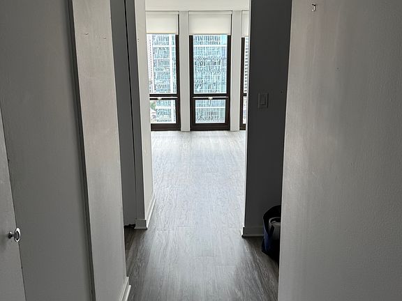 3rd image of 1 E Scott St APT 2007