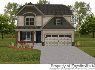 71 Laurel Dr, Spring Lake, NC 28390