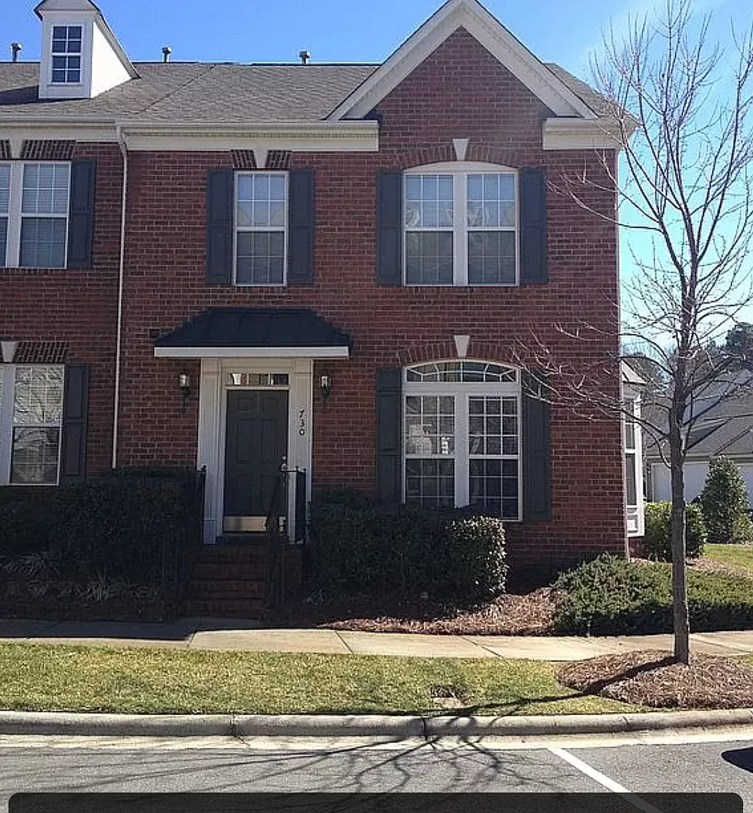 3 bed, 2.5 bath, 1956 sqft, $3,000 — Photo 1