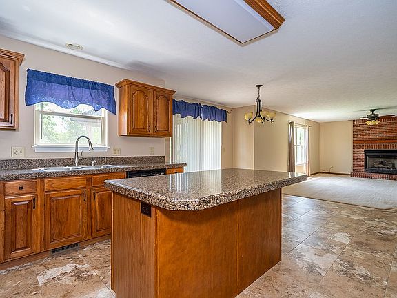 2nd image of 1196 Redcoat Dr