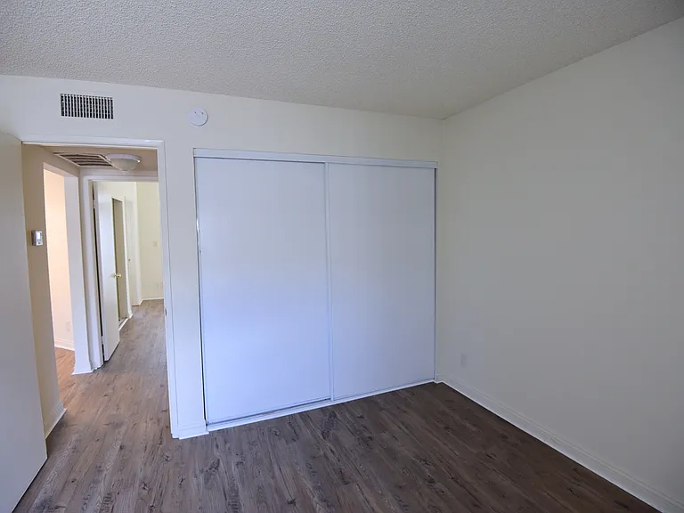 1007 Raleigh St #208 — Photo 9