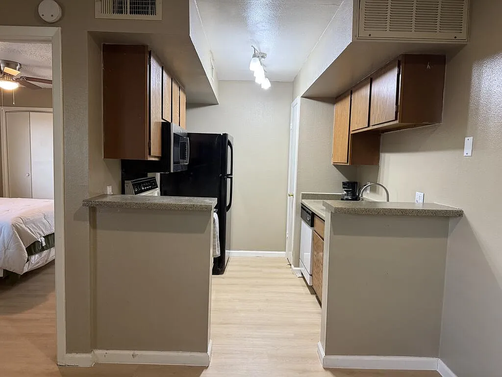 1 bed, 1.0 bath, 638 sqft, $1,500 — Photo 3