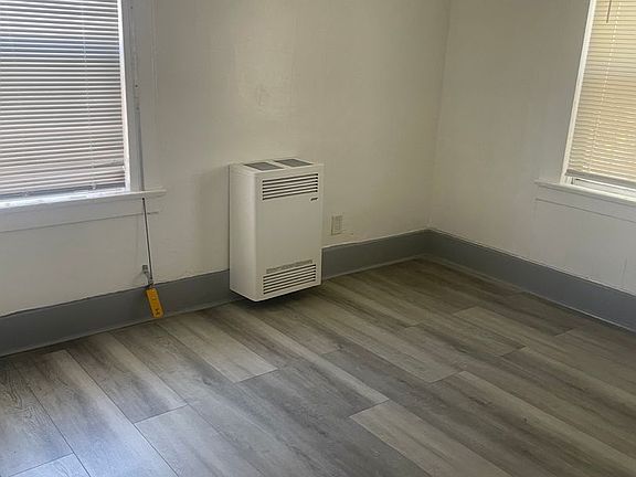 3rd image of 1656 W 11th Pl APT 2