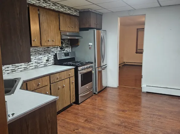 289 Nagel Street image 6 of 18