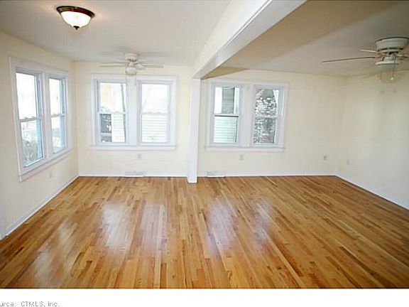 4th image of 25 Westland Ave