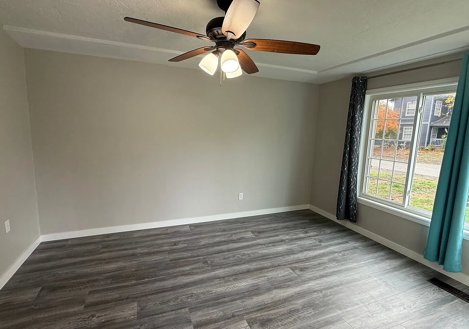 Available Now | 3-Bedroom Home with Fenced Yard, Greenhouse & Washer/Dryer — Photo 4