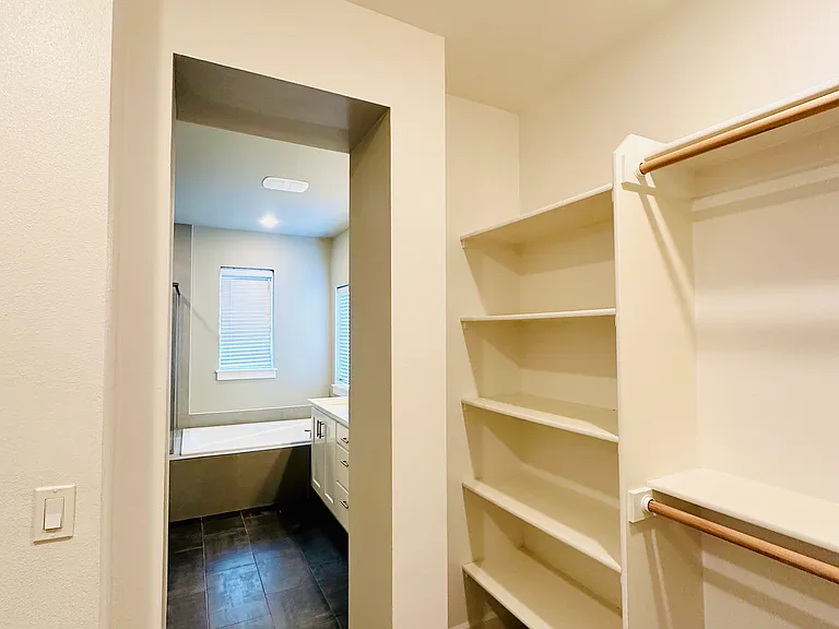 4105 SE 69th Ave — Photo 42