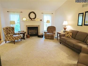 2nd image of 213 Paulo Dr NE