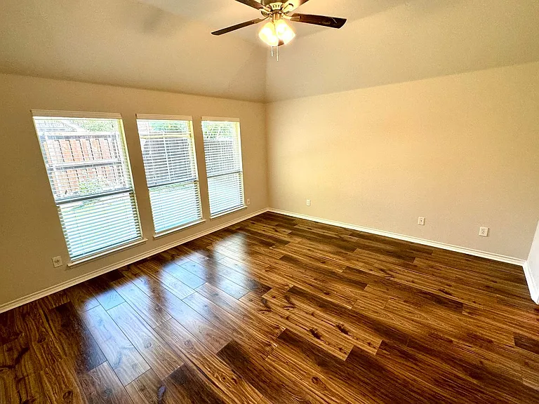 1703 Stonewick Dr — Photo 12