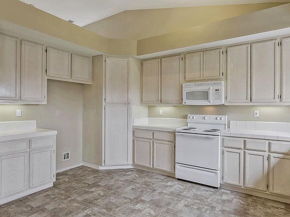 5th image of 861 W Mount Diablo Ct