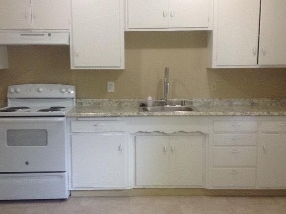 4th image of 1320 Topaz Way