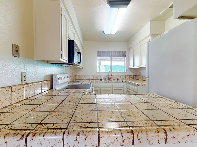 1027 W Dakota Ave #104 — Photo 6