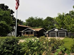 1532 S Holmes Rd, Salina, KS 67401