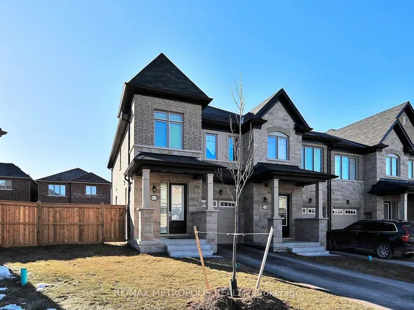 61 Seedling Cres, Whitchurch Stouffville, ON L4A 4V5
