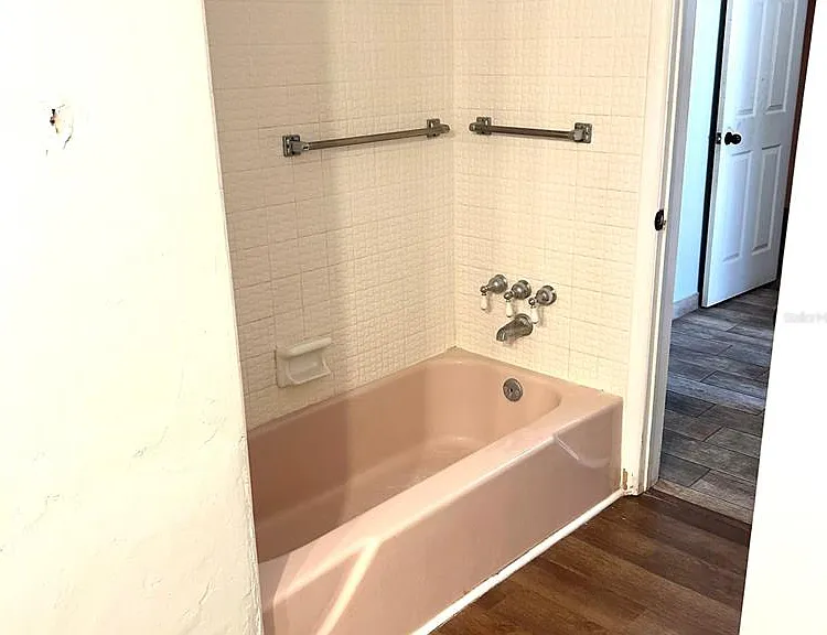 2152 Greenbriar Blvd — Photo 23