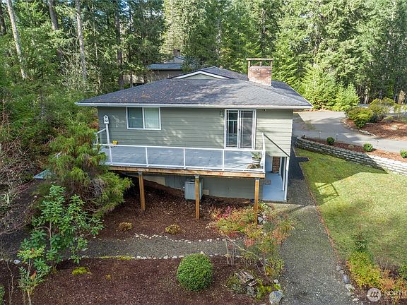 5th image of 530 E Country Club Drive E