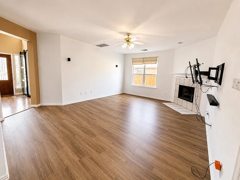 1818 Lake Texoma Cir — Photo 5