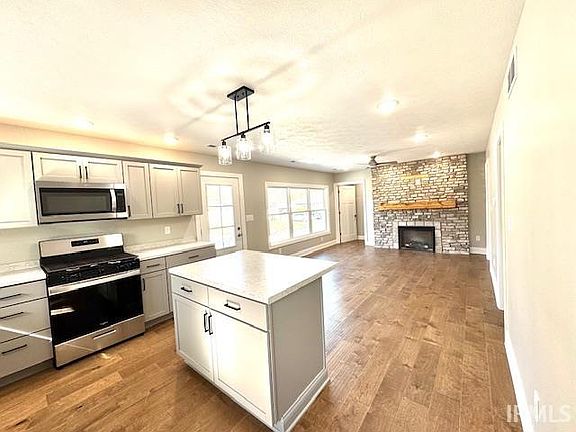 2nd image of 3826 S East Dr