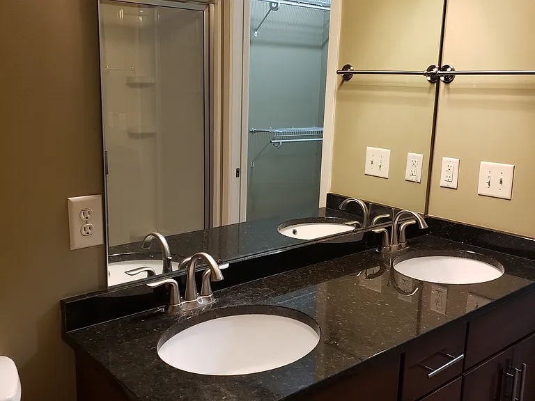 510 E 9th St #204 — Photo 13