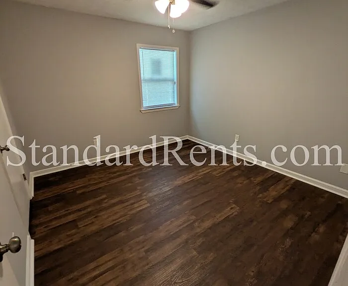 8121 Winewood Way — Photo 18