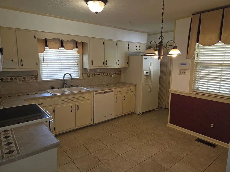 1503 Palmer Dr — Photo 5
