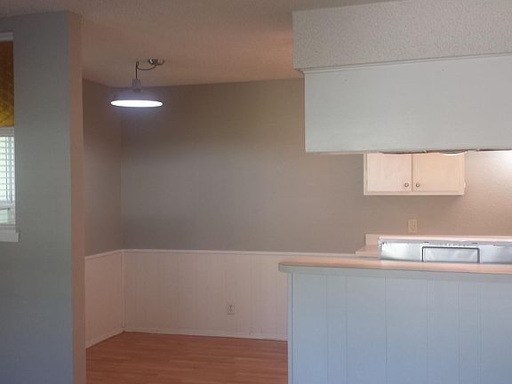 3rd image of 3512 Southridge Dr #A